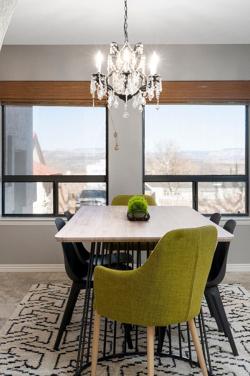 Dining room for 6