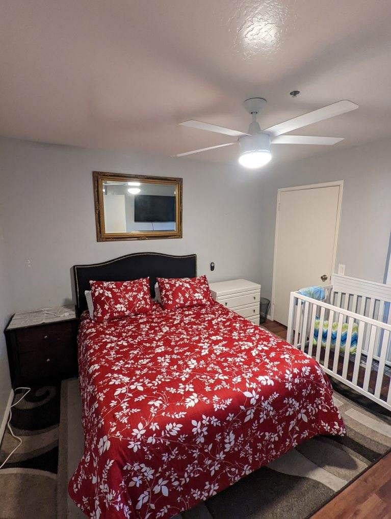 Queen Bedroom with Optional Crib