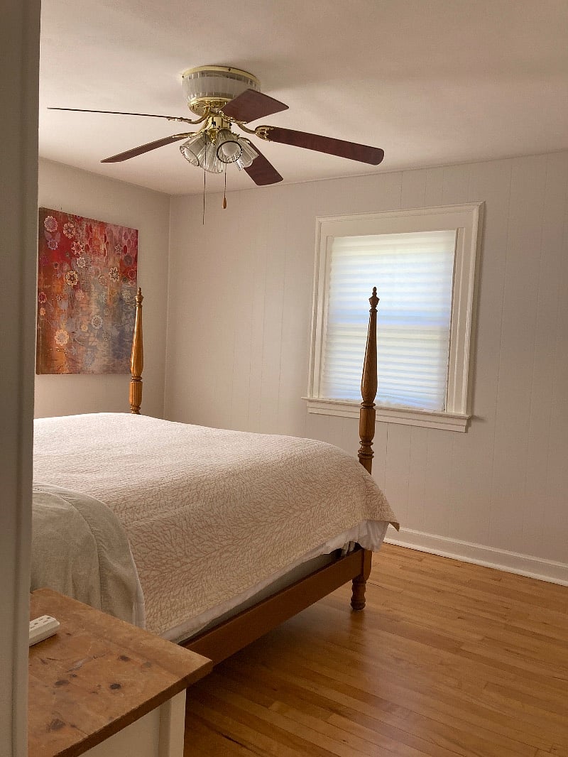 Queen Bedroom 2nd floor