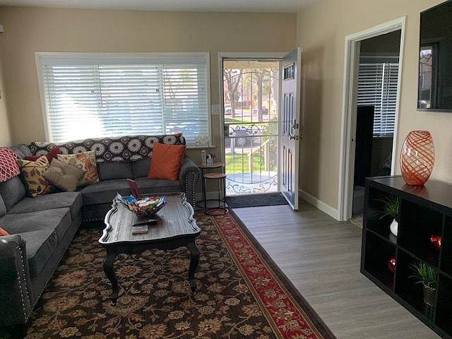 Furnished Finder property 516060_1 photo 17