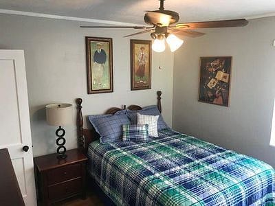 Bedroom 2(queen)