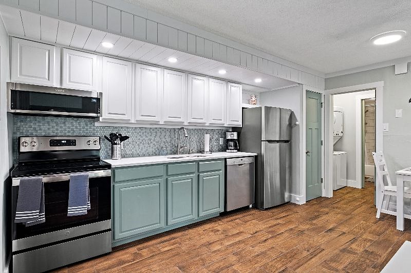 Furnished Finder property 516101_1 photo 20