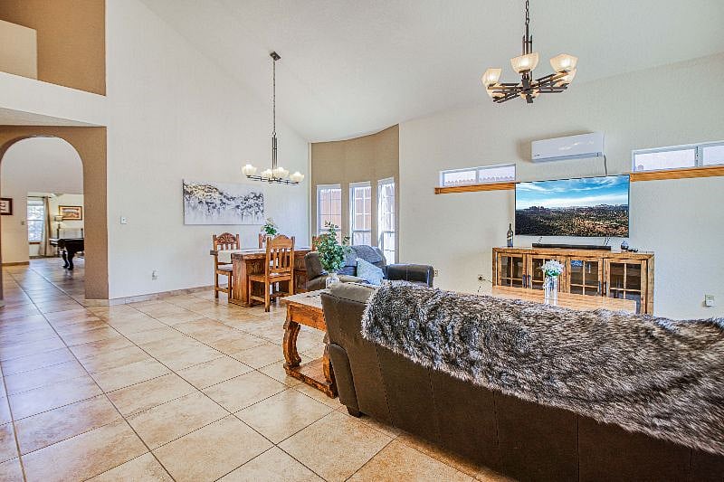 Furnished Finder property 516121_1 photo 4