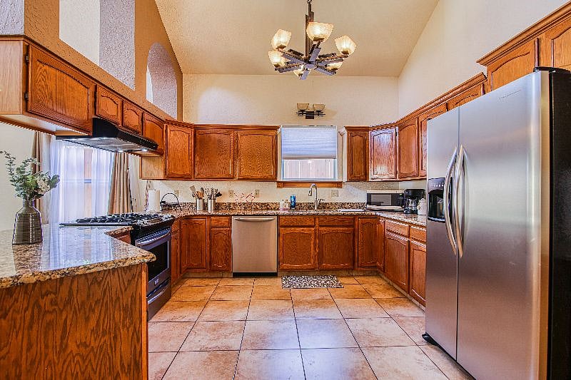 Furnished Finder property 516121_1 photo 13