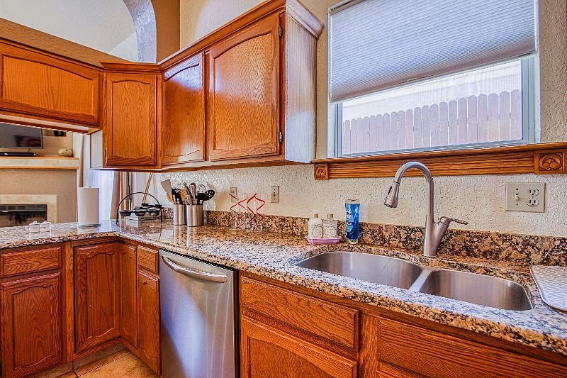 Furnished Finder property 516121_1 photo 16