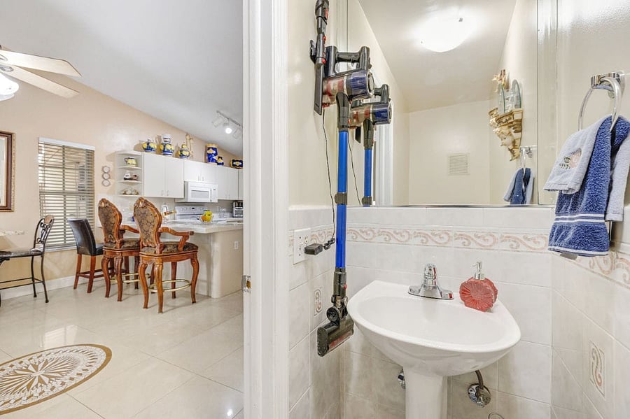 Furnished Finder property 516169_1 photo 46