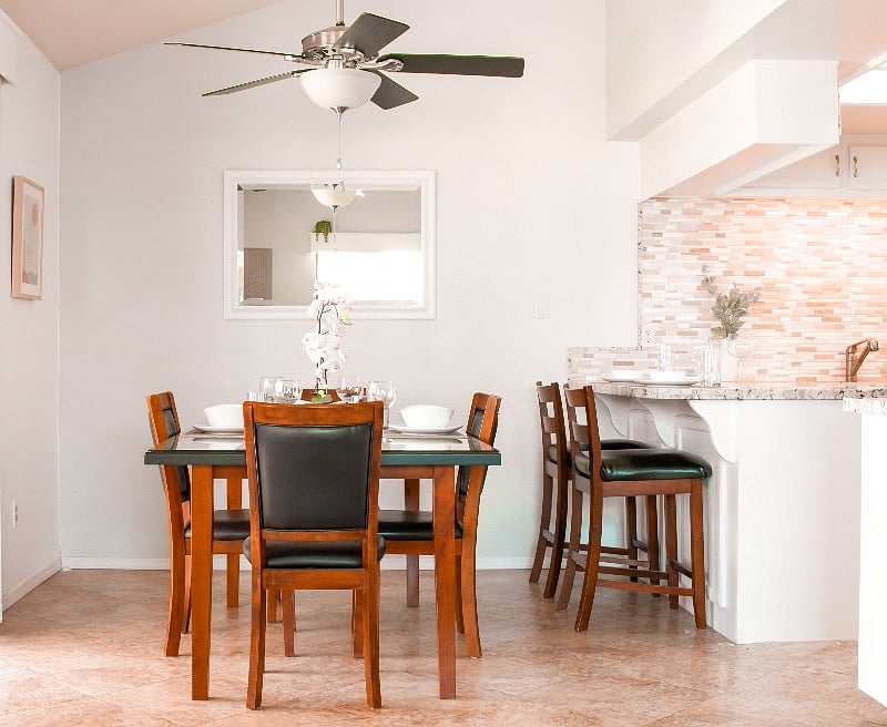Dinning areaLi