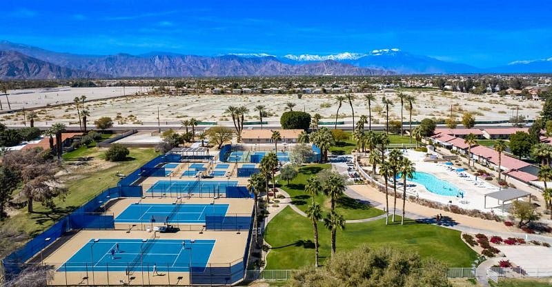 Indian Palms Country Club amenities
