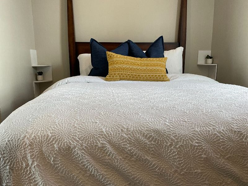 2nd bdrm with queen bed