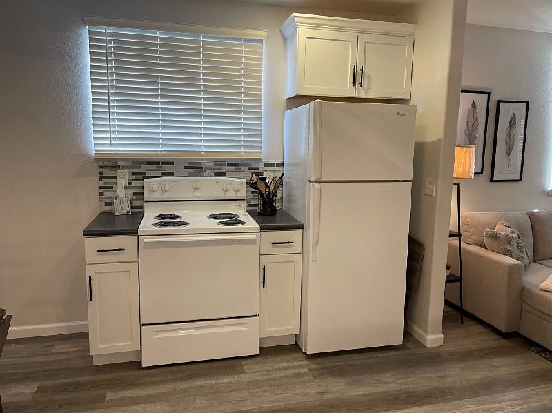 Furnished Finder property 516502_1 photo 13