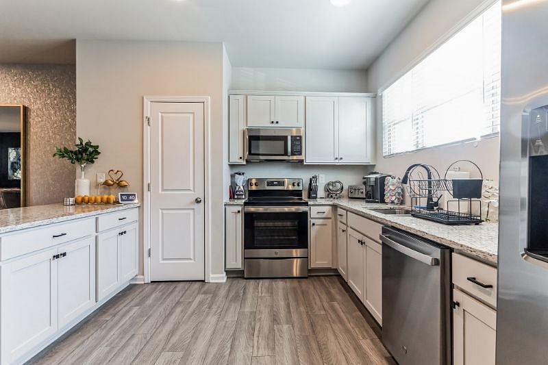 Furnished Finder property 516525_1 photo 9