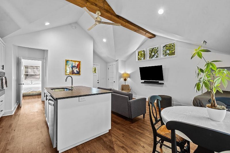 Furnished Finder property 516533_1 photo 18