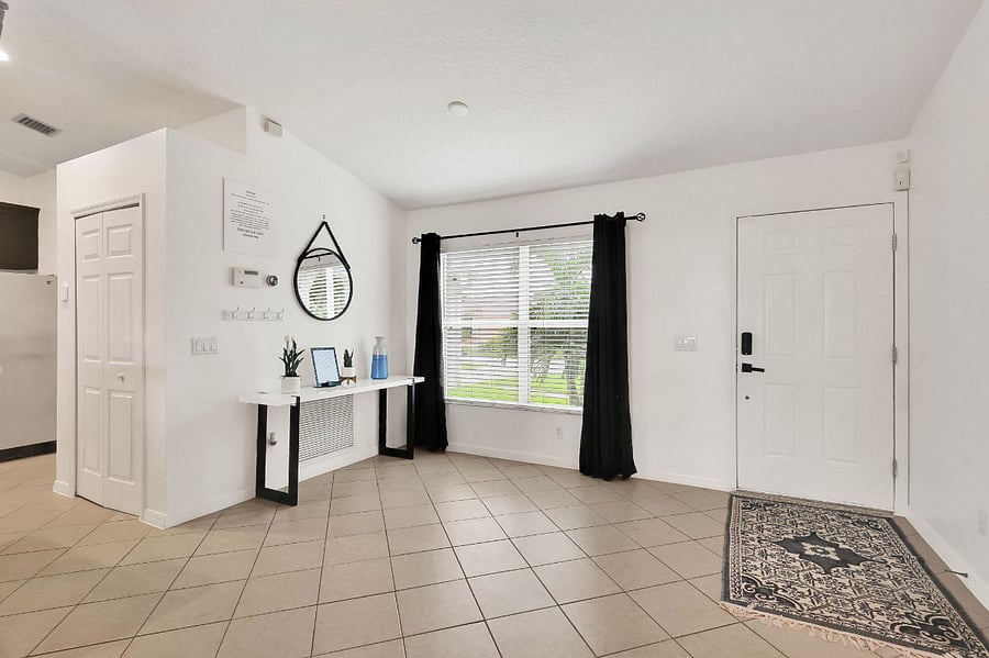 Furnished Finder property 516553_1 photo 3