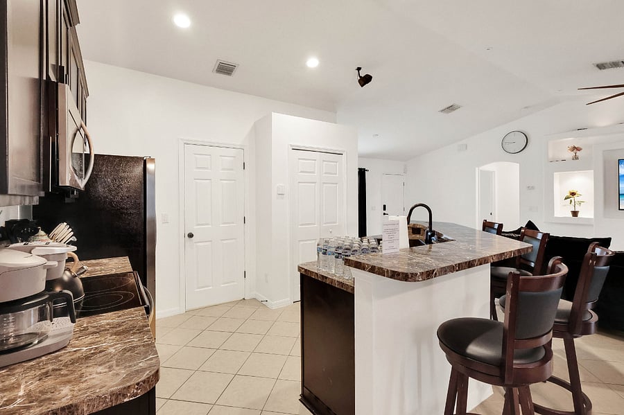Furnished Finder property 516553_1 photo 17
