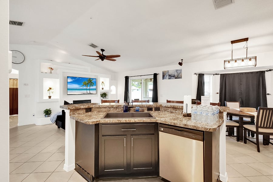 Furnished Finder property 516553_1 photo 18