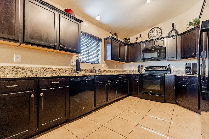 Furnished Finder property 516556_1 photo 23