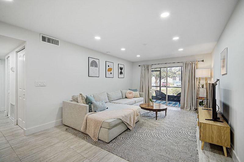 Furnished Finder property 516844_1 photo 3