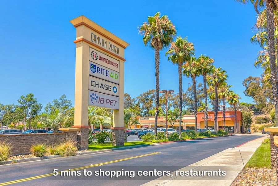 You are only 5 mins away from shopping centers, local cuisine & tourist spots