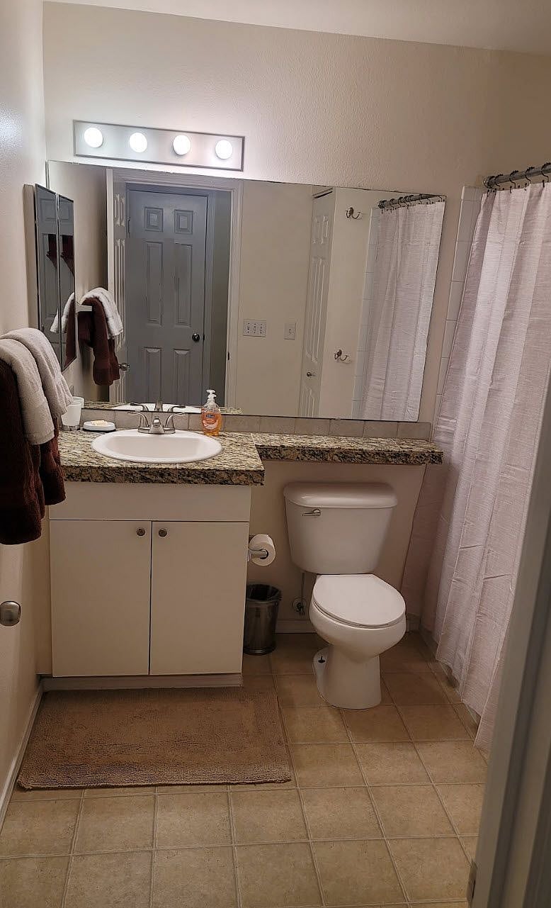 2nd Bathroom
