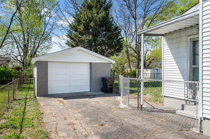 Furnished Finder property 517020_1 photo 12
