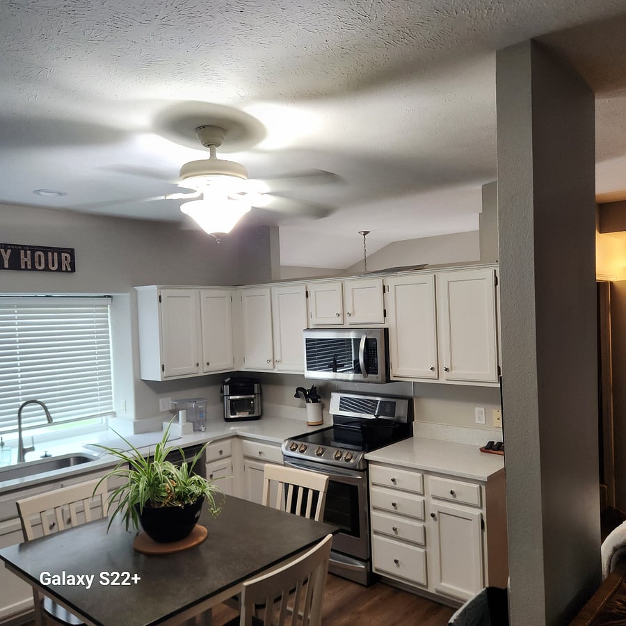 Kitchen
Updated granite counter tops