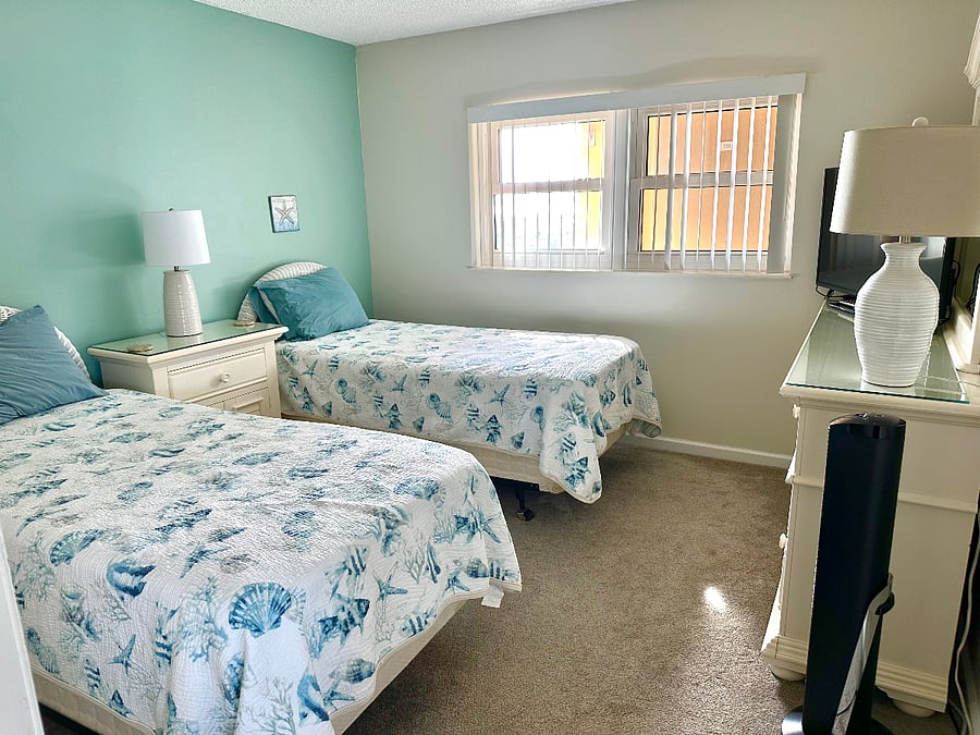 Secondary bedroom