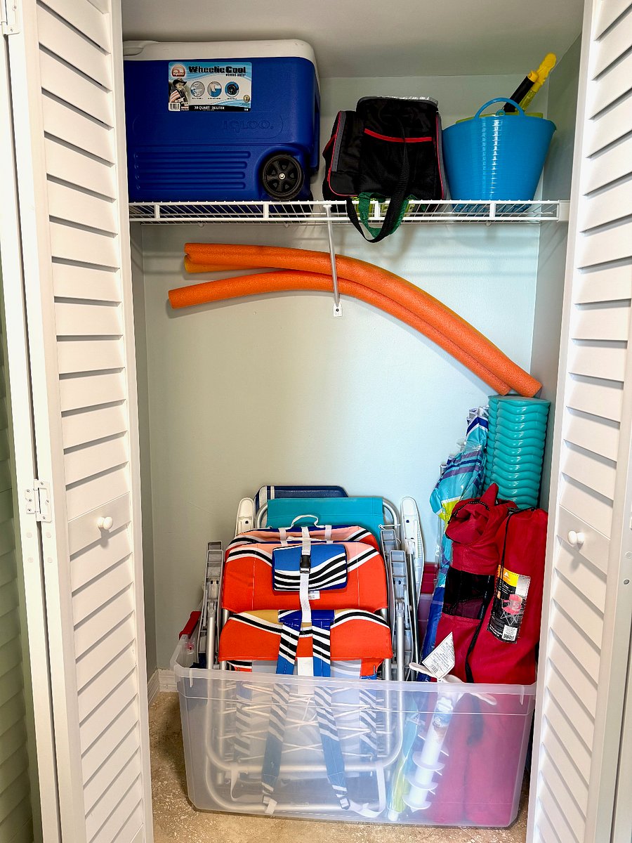 Beach/pool supplies