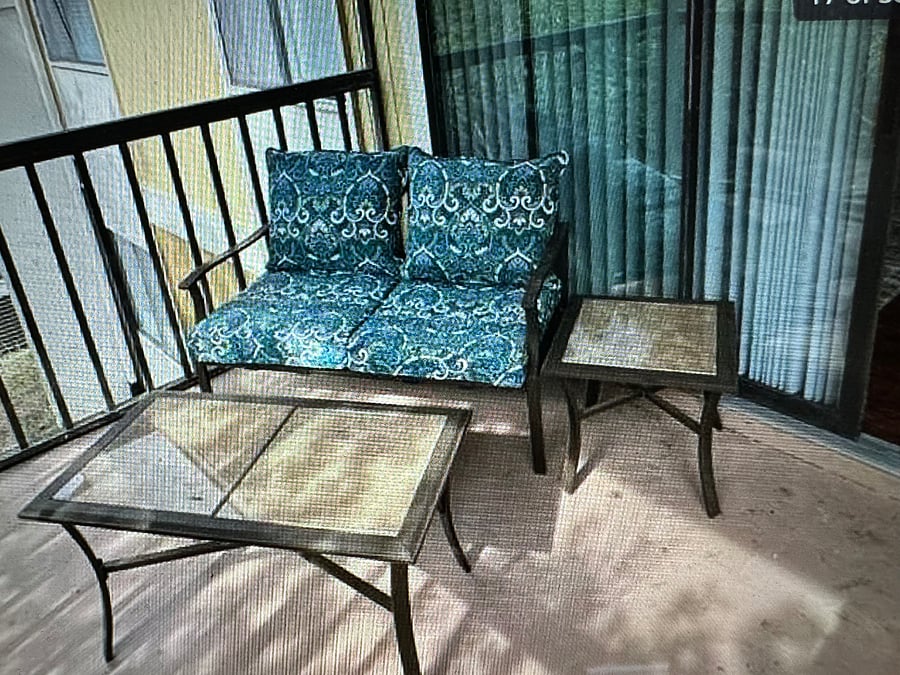 Screened balcony overlooking private creek.  Surround lights for that peaceful, mesmerizing, decompressing space to relax. No exterior entrycan only enter via condo.  