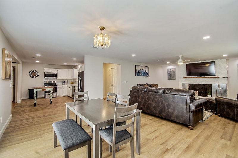 Furnished Finder property 517115_1 photo 8
