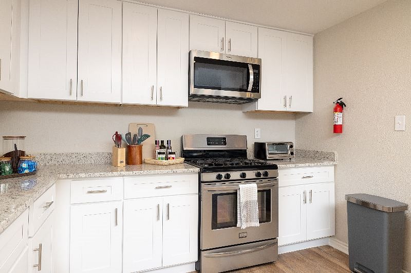 Furnished Finder property 517130_1 photo 9