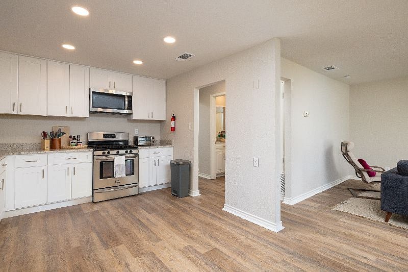 Furnished Finder property 517130_1 photo 10