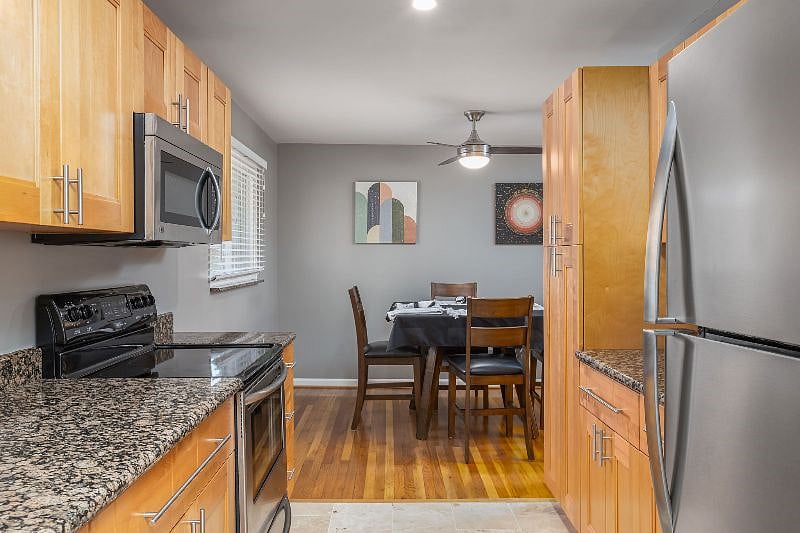 Kitchen/Dining area