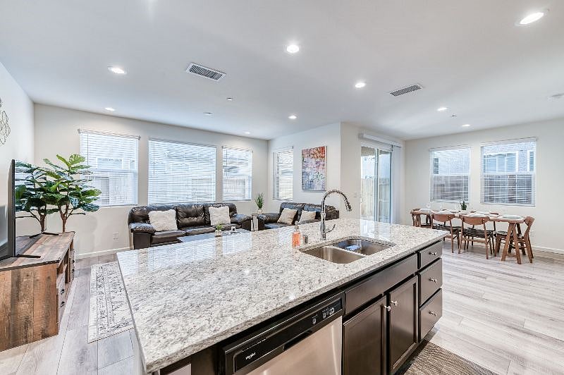 Furnished Finder property 517190_1 photo 8