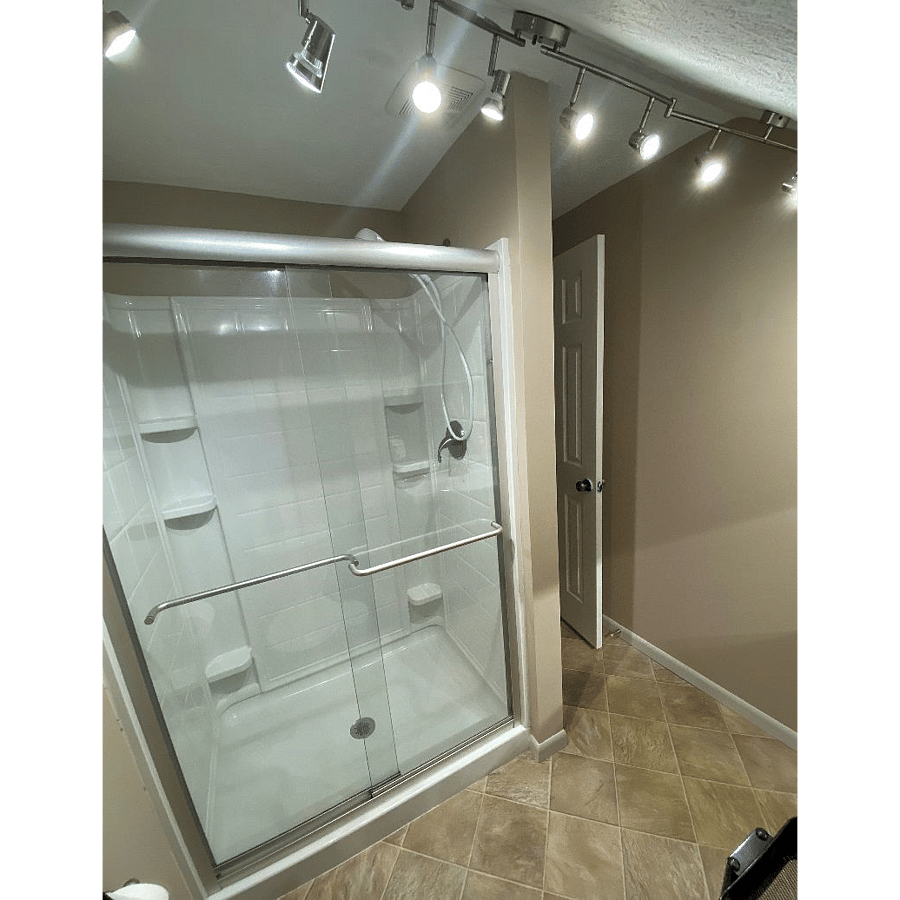 Hand held shower with multiple settings to help you unwind.