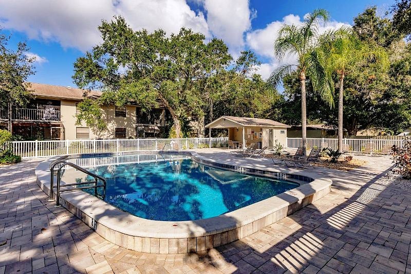 communial pool, un-heated