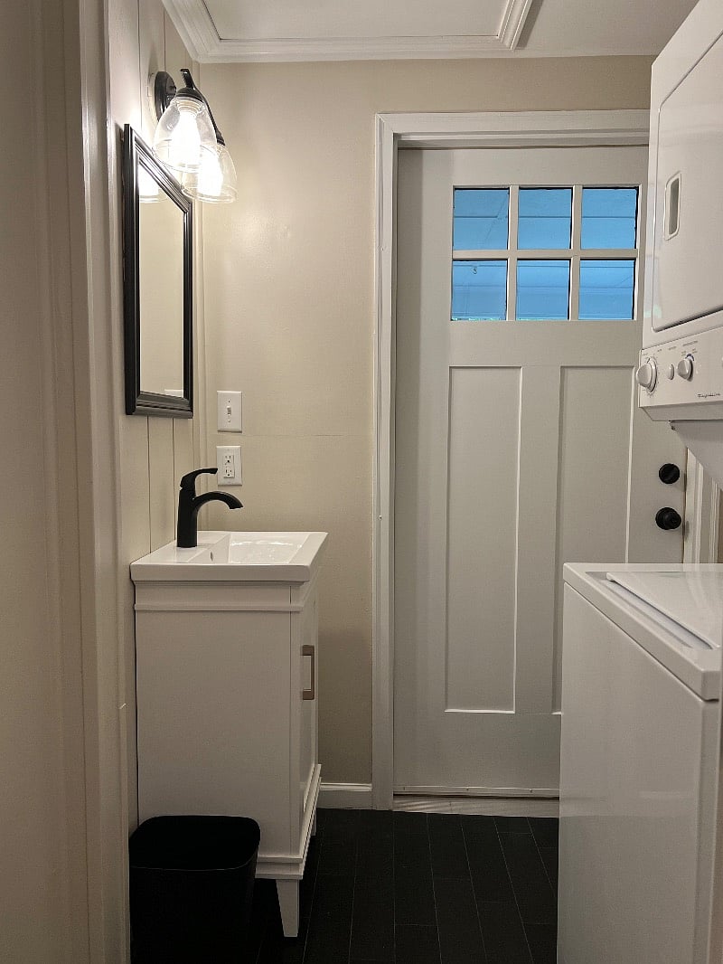 1/2 bath with laundry