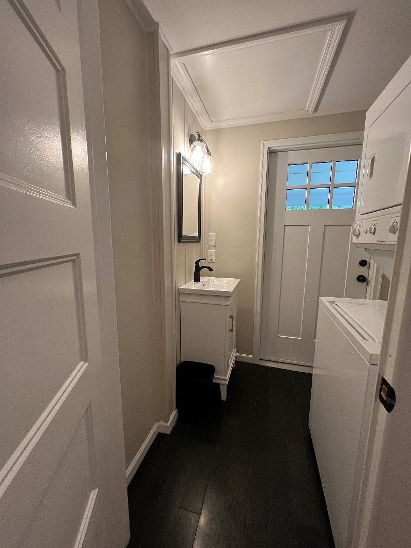 1/2 bath with laundry