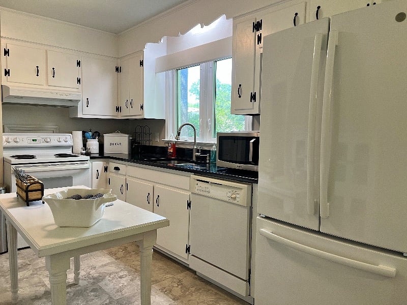 Equipped kitchen