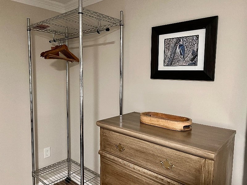 4-drawer dresser and clothing rack