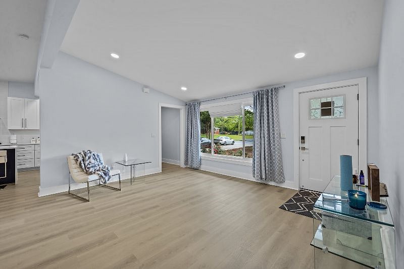 Furnished Finder property 518375_1 photo 24