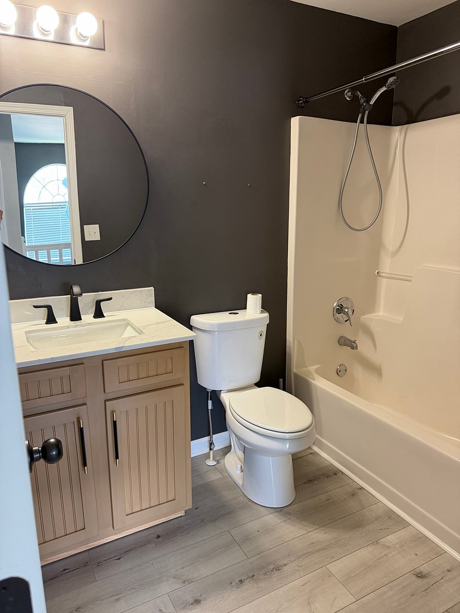 Second Floor Guest Full Bathroom