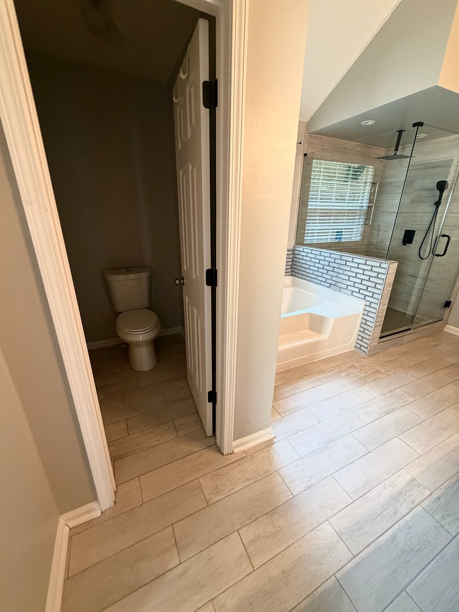 Master Suite Garden Tub