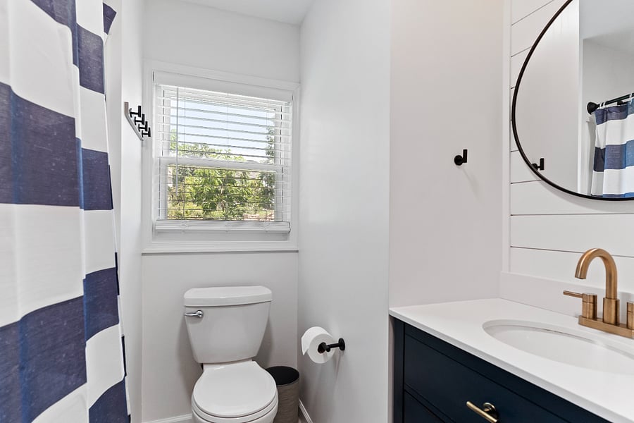 1st floor Bathroom