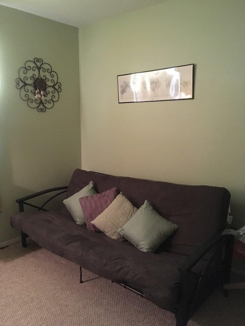 2nd bedroom with futon.