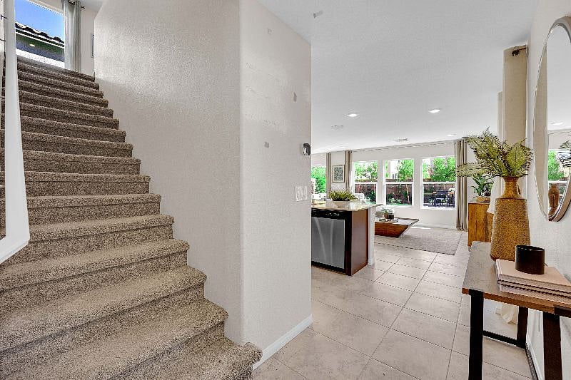 Furnished Finder property 518732_1 photo 17