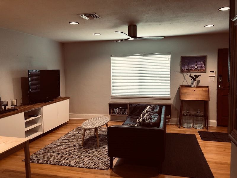 Furnished Finder property 518761_1 photo 1