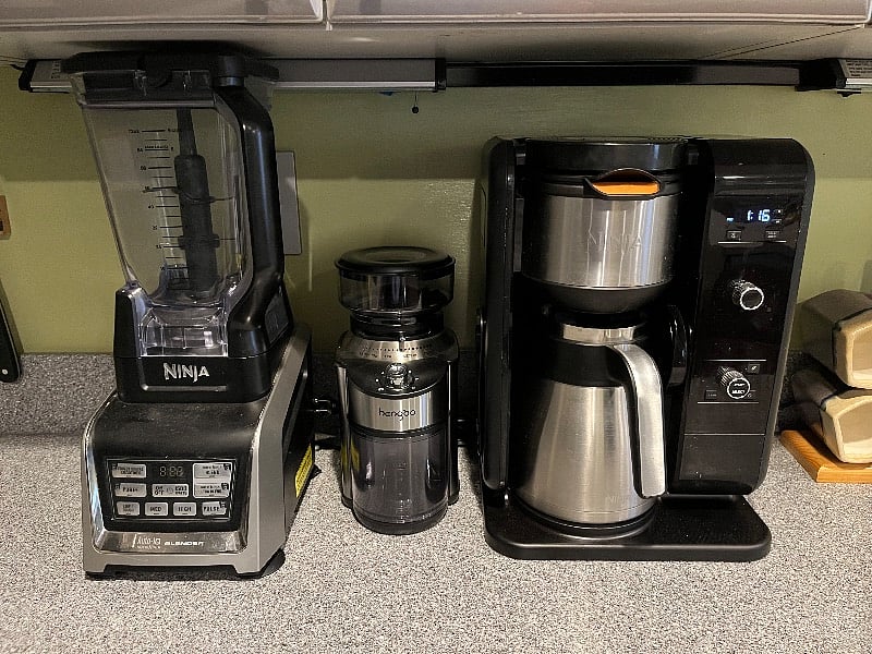 Lots of extra kitchen tools.