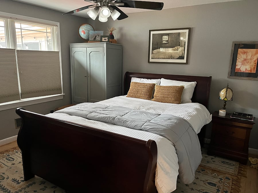 Queen bedroom