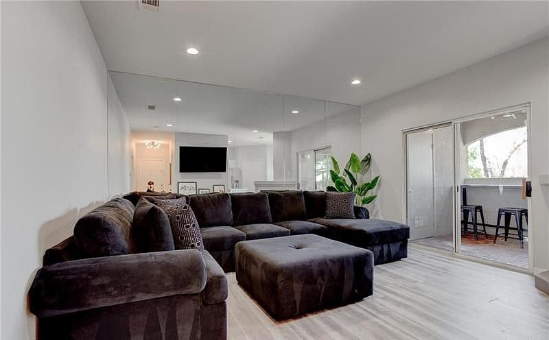 Furnished Finder property 518935_1 photo 2