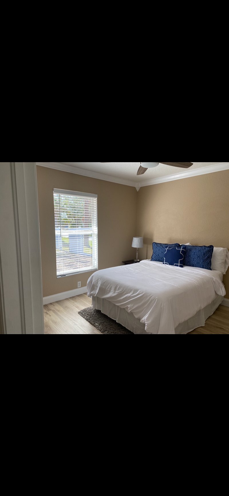 Extra bedroom with Full-sized mattress